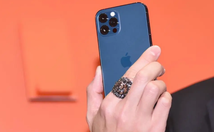 宕昌苹果手机维修分享iPhone12系列重启方法教程 